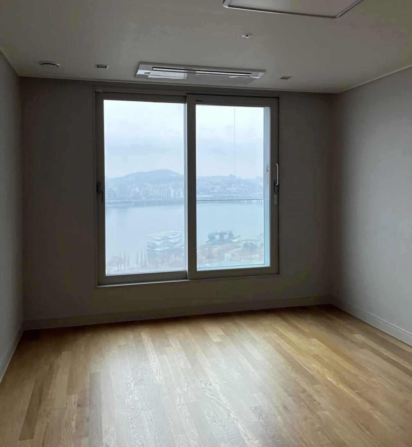 아크로리버뷰에 살면 아침에 한강을 보면서 눈을 뜰 수 있다는 사실, 인테리어티쳐에서 경험하는 홈 스타일링으로 완벽한 한강뷰 완성해보기